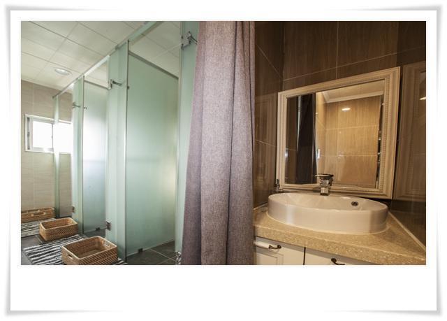First Guesthouse Μπουσάν Εξωτερικό φωτογραφία
