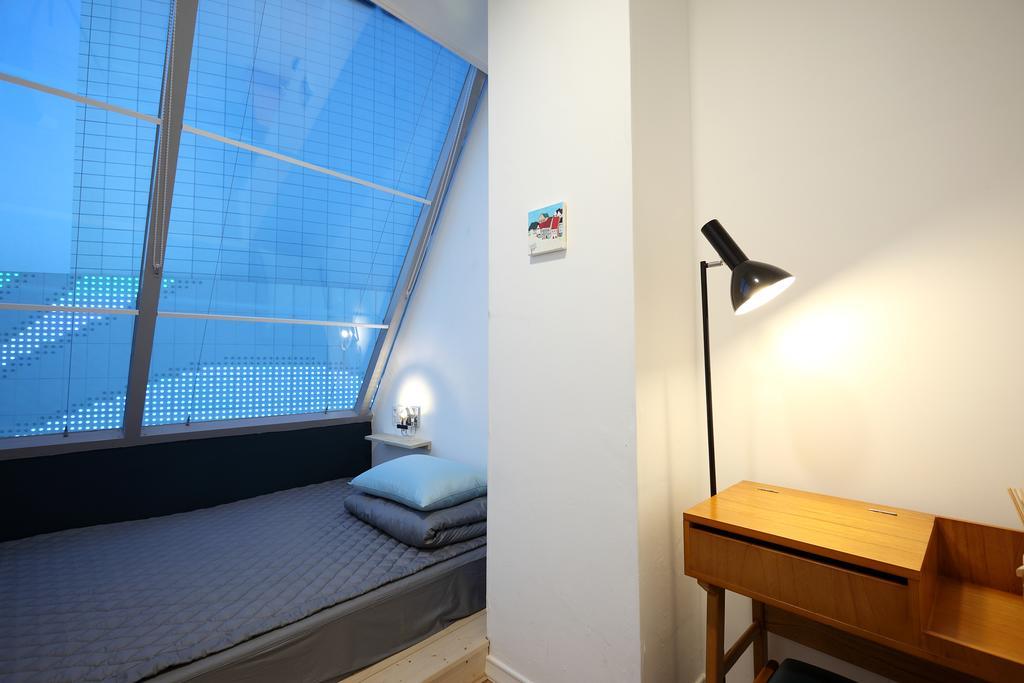 First Guesthouse Μπουσάν Εξωτερικό φωτογραφία